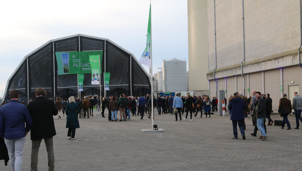 People approaching the entrance to the VLB International Brewing & Engineering Congress 2024