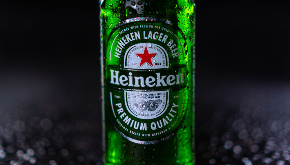 Heineken bottle (Photo: Andri Klopfenstein on Unsplash)
