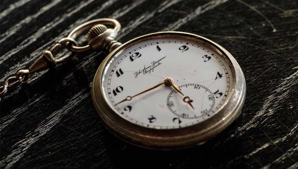 Alte Taschenuhr (Foto: Kjartan Einarsson auf Unsplash) Alte Taschenuhr (Foto: Kjartan Einarsson auf Unsplash)
