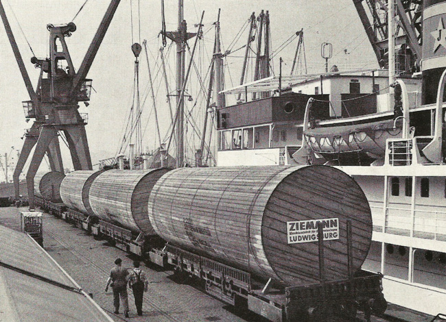 International war deutsche Maschinenbau-Kunst gefragt: dieses Bild von 1967 zeigt Tanks, die nach Venezuela verschifft werden (Quelle: Ziemann)