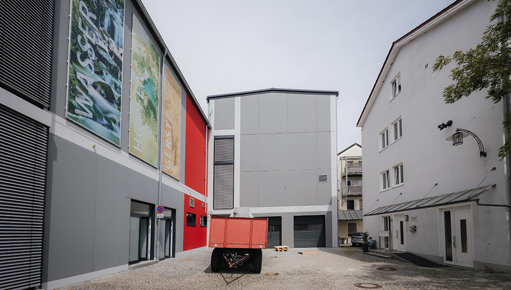 Die neuen Gebäude für die Gär- und Lagerkellererweiterung (Foto: M. Heelemann)