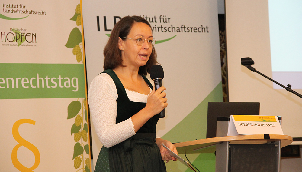 Anna Kiermeyer freute sich über den guten Zuspruch zur Veranstaltung Anna Kiermeier beim 2. Hopfenrechtstag 2024 im Hopfenmuseum Wolnzach