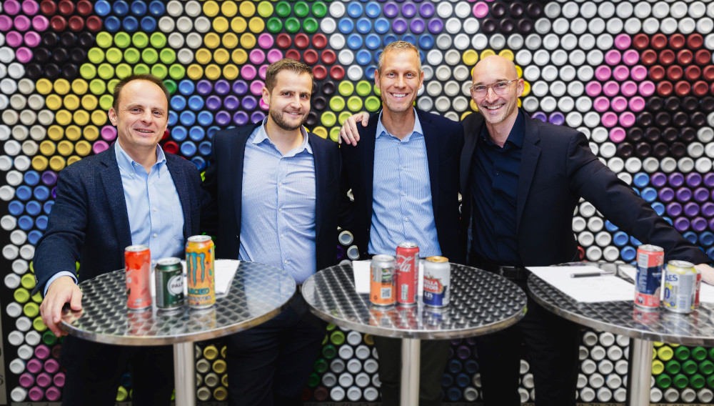 Vertreter der beteiligten Unternehmen und Mitglieder der European Aluminium Packaging Group Vertreter der beteiligten Unternehmen und Mitglieder der European Aluminium Packaging Group