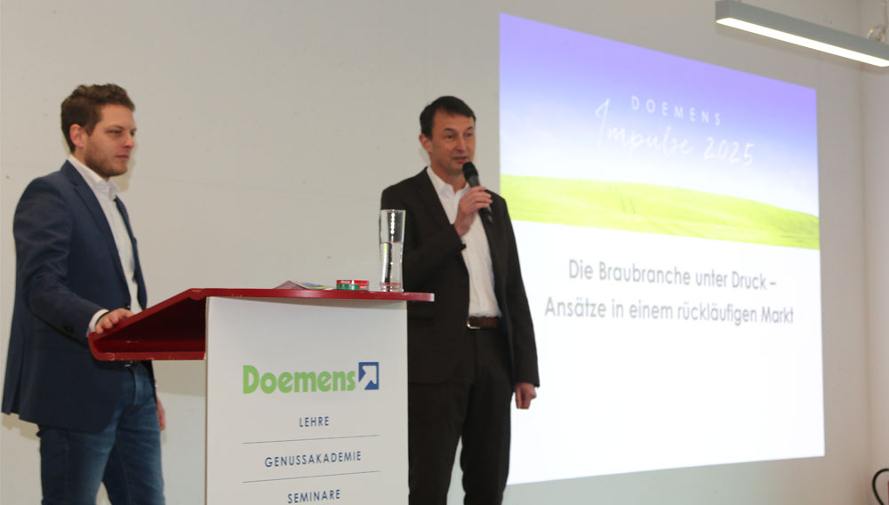 Lukas Schappals (li.) und Dr. Werner Gloßner begrüßten zu den Doemens Impulsen 2025 Lukas Schappals (li.) und Werner Gloßner