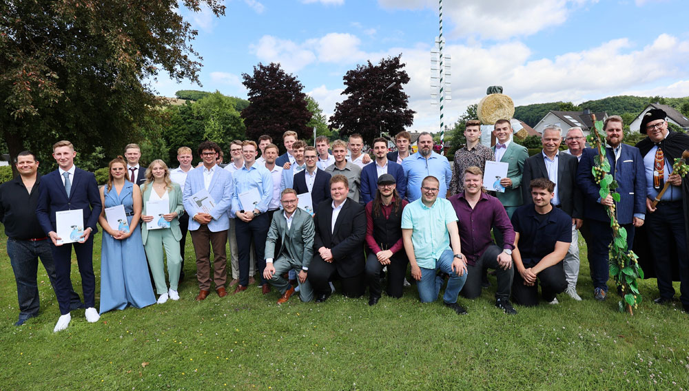 Die 29 frisch gebackenen Brauer und Mälzer aus Nordrhein-Westfalen Gruppenfoto der 29 frisch gebackenen Brauer und Mälzer aus Nordrhein-Westfalen