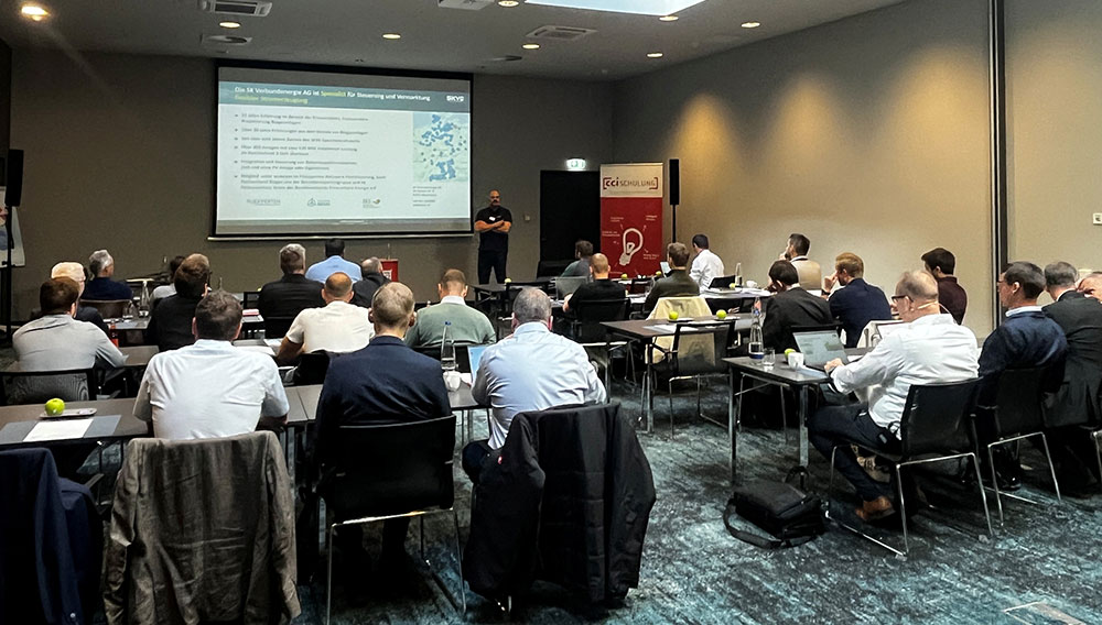 Eine Fortsetzung des Seminars ist bereits für Anfang 2026 geplant Seminarraum mit Teilnehmern des Seminars Effiziente Wärmewende